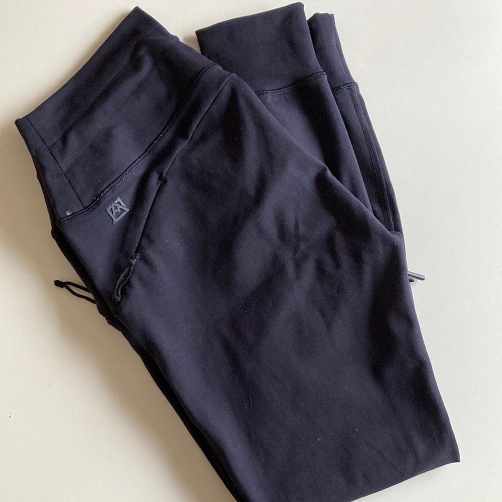 Avalanche, outdoors Black Athletic Leggings, size M